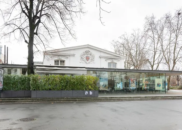Cameleon Paris Guesthouse Pantin