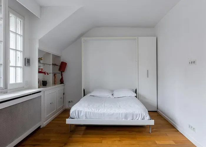 Vacation homes in Paris