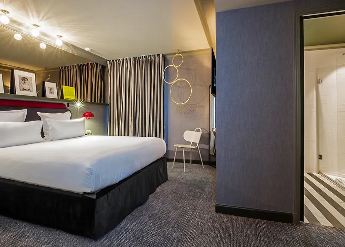 Paris hotels near Seine River