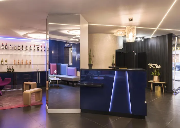 Neuilly-sur-Seine hotels near Centre of New Industries and Technologies