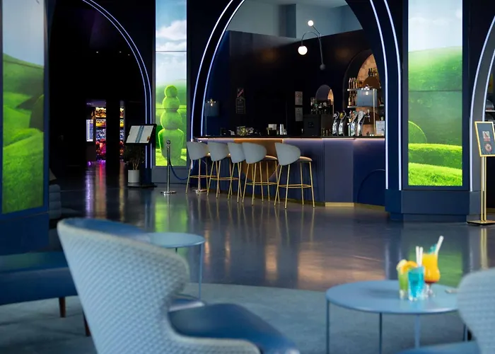 Magny-le-Hongre hotels near Sea Life