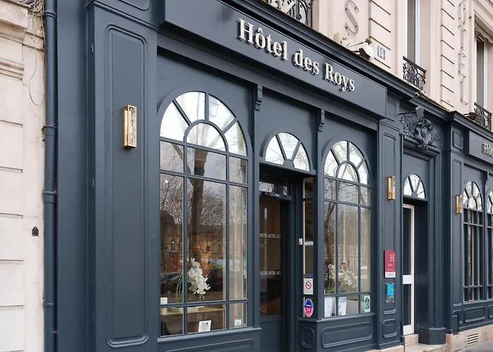 Versailles hotels near Versailles Town Hall