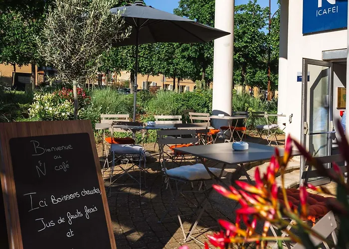 Best Versailles Beach Hotels For Families With Kids