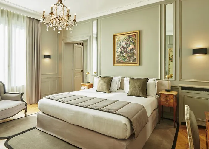 Paris 5 Star Hotels