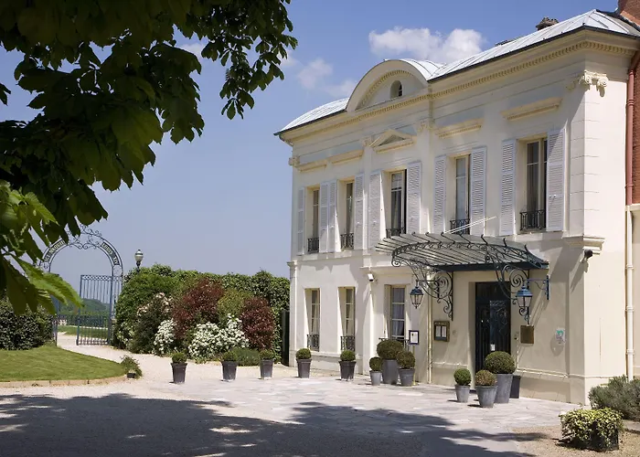 Boutique Hotel Pavillon Henri IV Saint-Germain-en-Laye