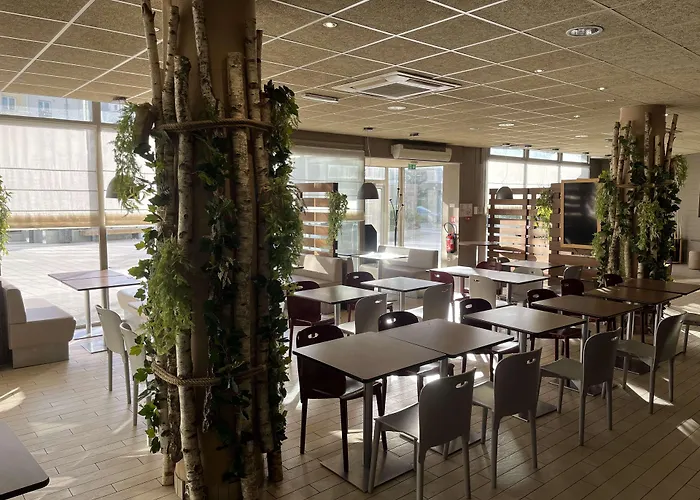 Chaville Hotels