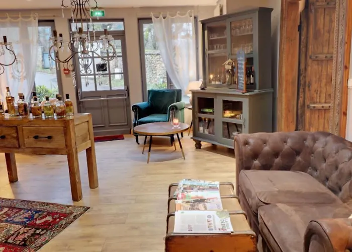 Milon-la-Chapelle Hotels