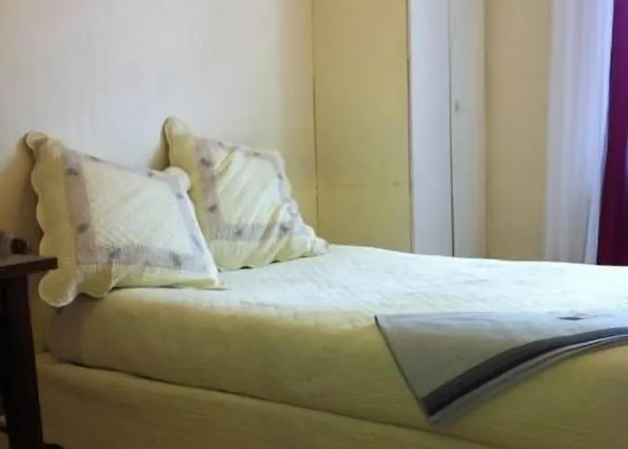 Hipotel Paris Bordeaux Menilmontant