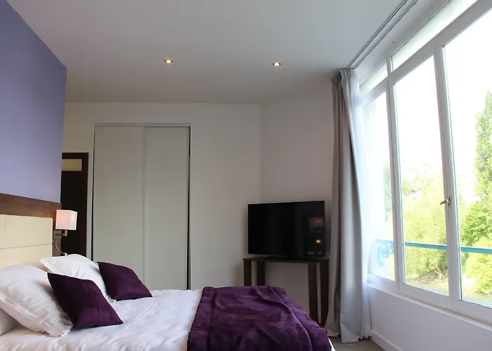 Poissy Hotels