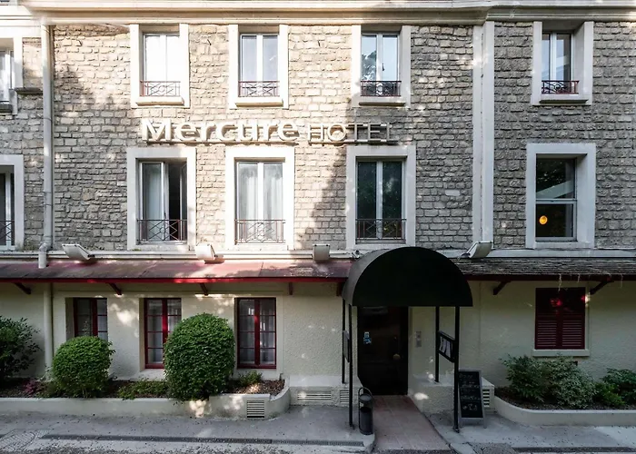 Saint-Germain-en-Laye Lodging 