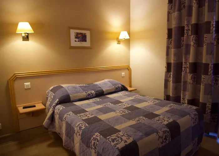 Versailles hotels near Grandes & Petites Ecuries