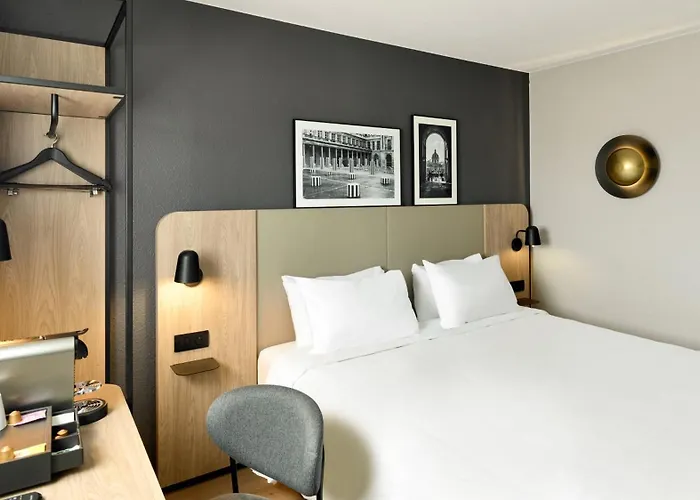 Montigny-le-Bretonneux Hotels