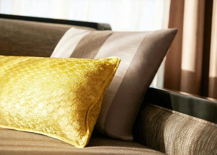 Puteaux Hotels