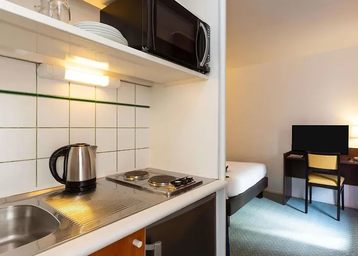 Pet friendly Aparthotel Adagio Access La Defense - Leonard De Vinci Courbevoie