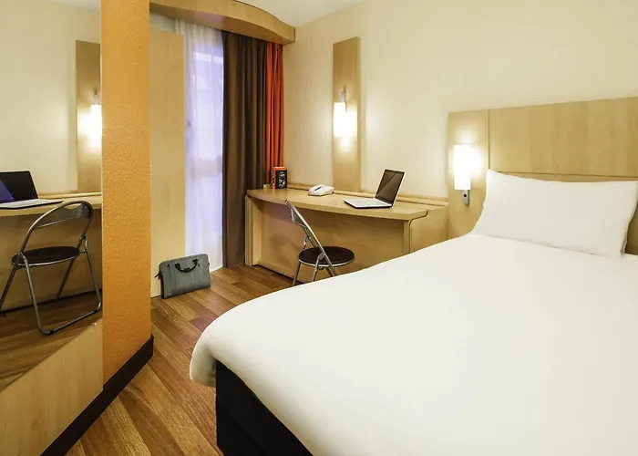 Ibis Versailles Chateau