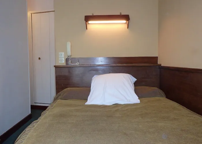 Neuilly-sur-Seine hotels near Musee d'Orsay