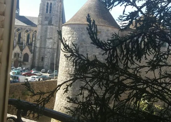 Dourdan Hotels